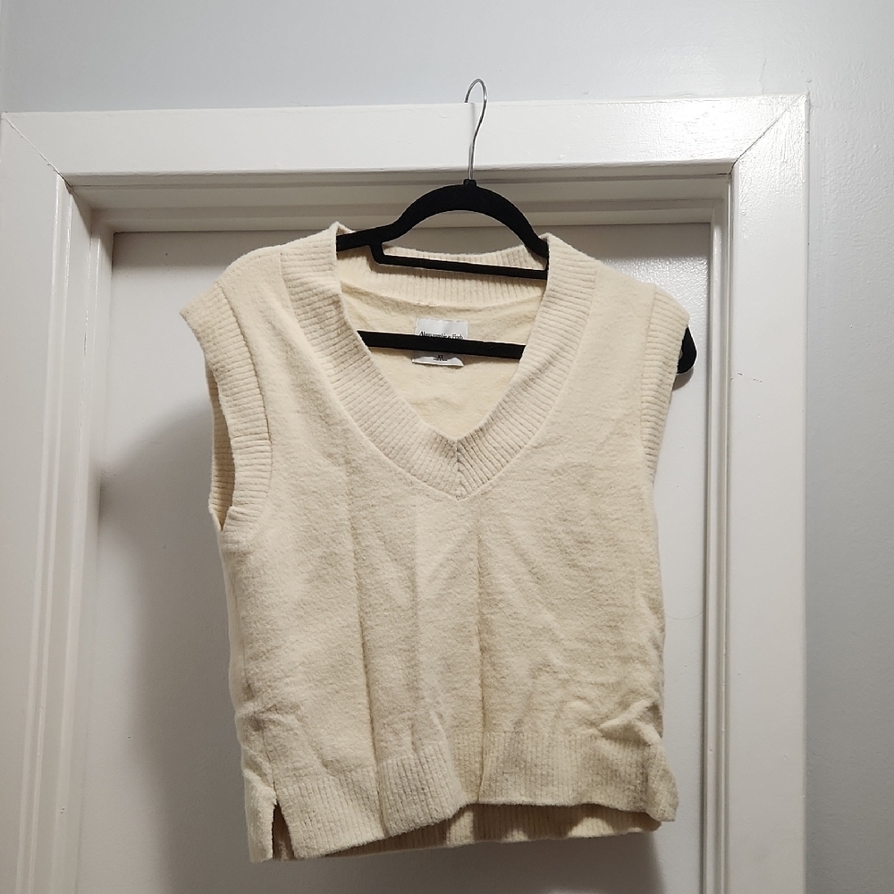 Abercrombie & Fitch Cream Muscle Tee Sleeveless Boxy Top